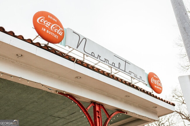 Building Photo - 170 Windsor Ct