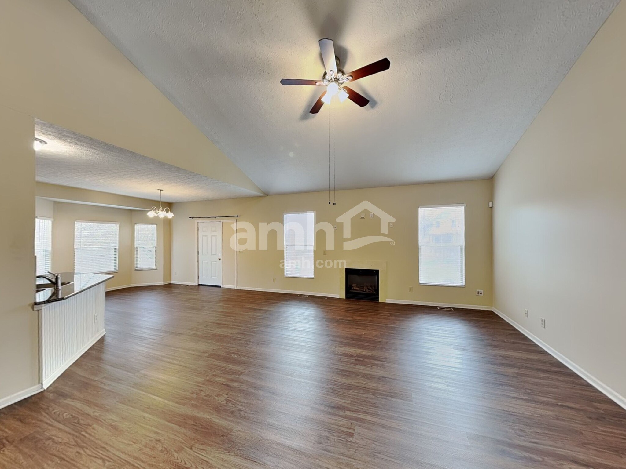 Building Photo - 742 Keltoncrest Dr