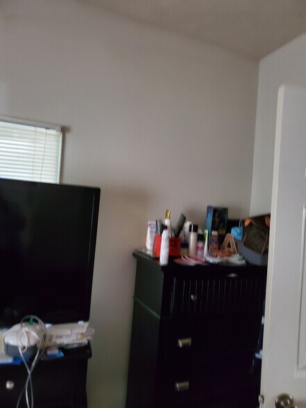 Building Photo - 2862 N Olney St