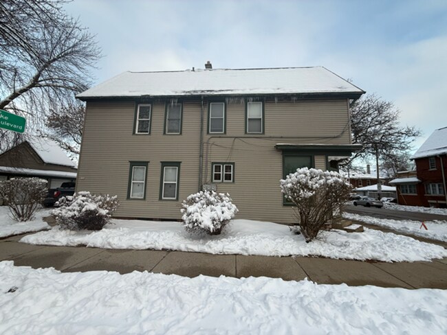 Building Photo - R&amp;R Investments East LLC