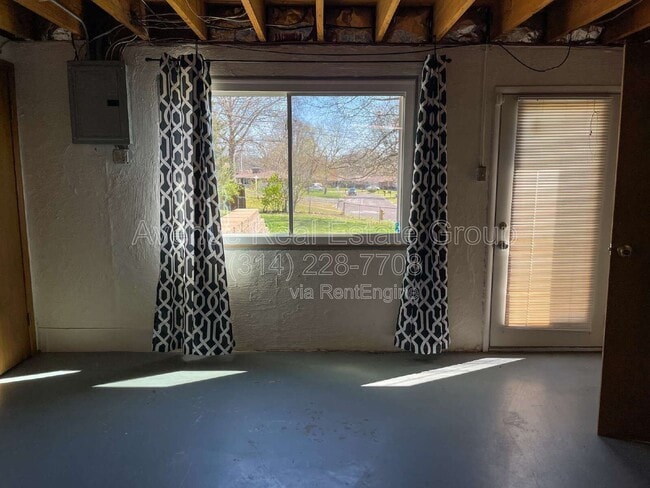 Building Photo - 9854 Las Vegas Dr