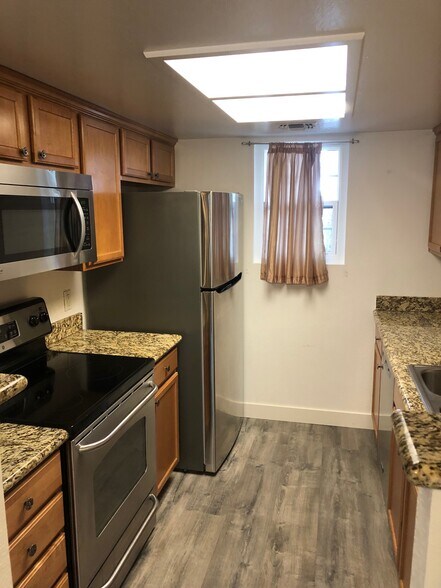 Building Photo - 12083 Alta Carmel Ct