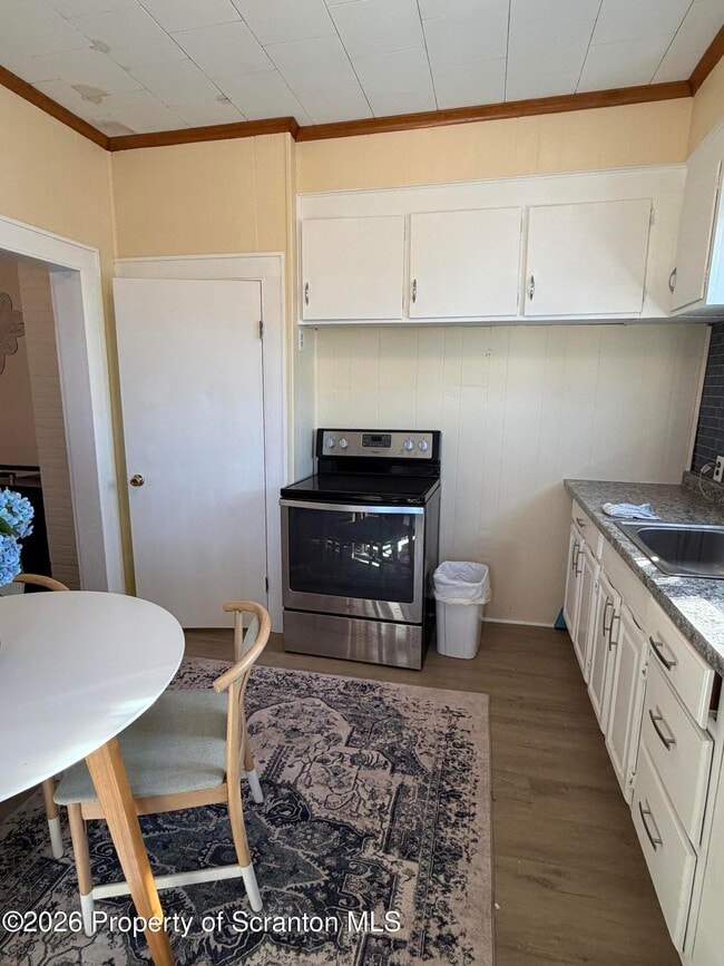 Building Photo - 701 Main St