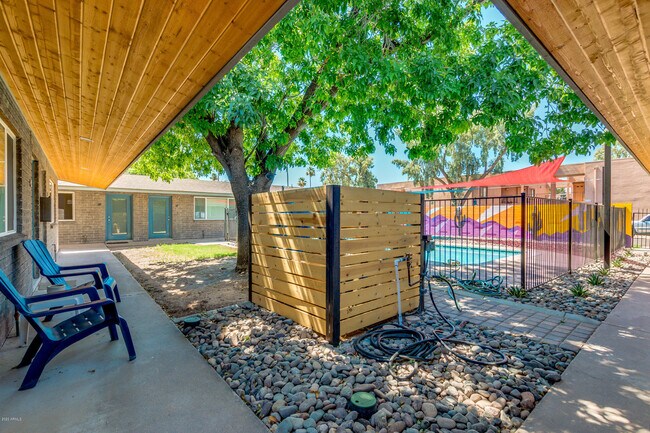 Building Photo - 402 S Beck Ave