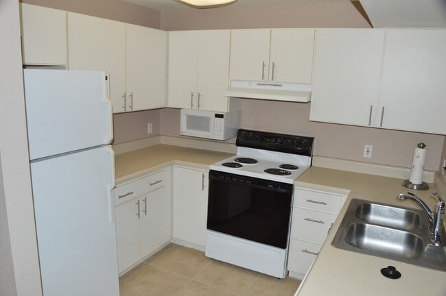 Building Photo - 8214 Key Royal Cir