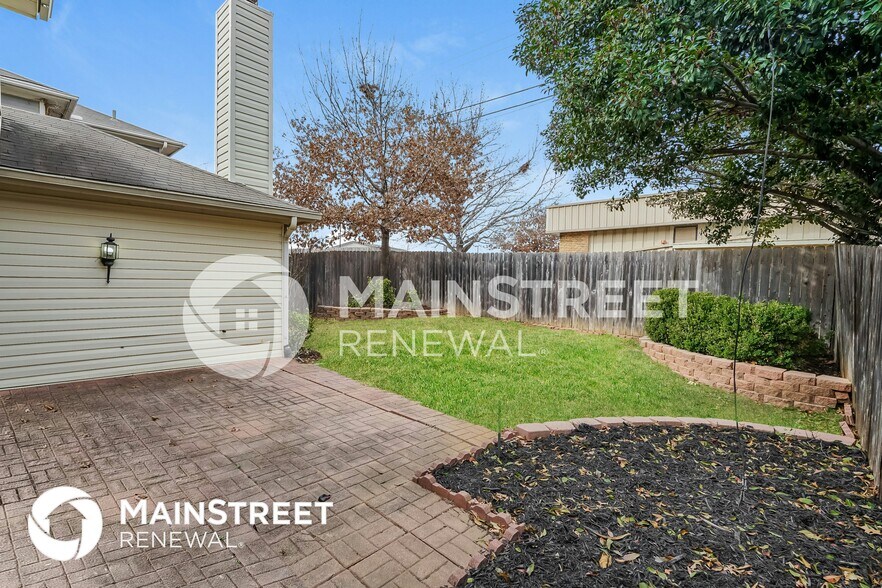 Building Photo - 3020 Laurel Creek Dr