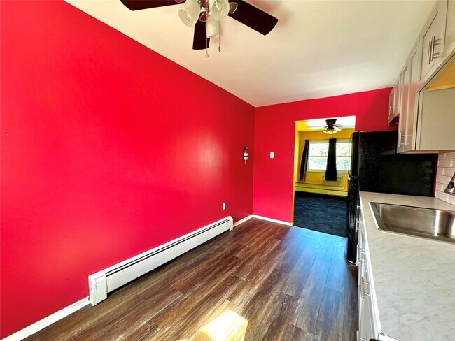 Building Photo - 250 Beechwood Ave