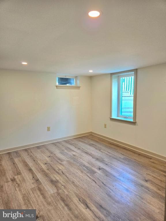 Building Photo - 124 Elm St