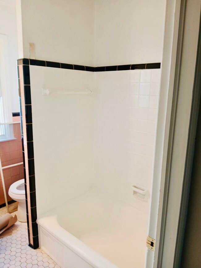 Building Photo - 24926 Hickory St