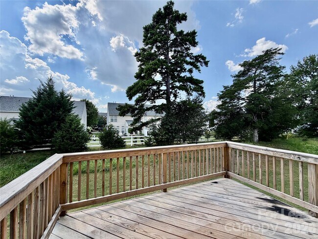 Building Photo - 2662 Grantham Place Dr