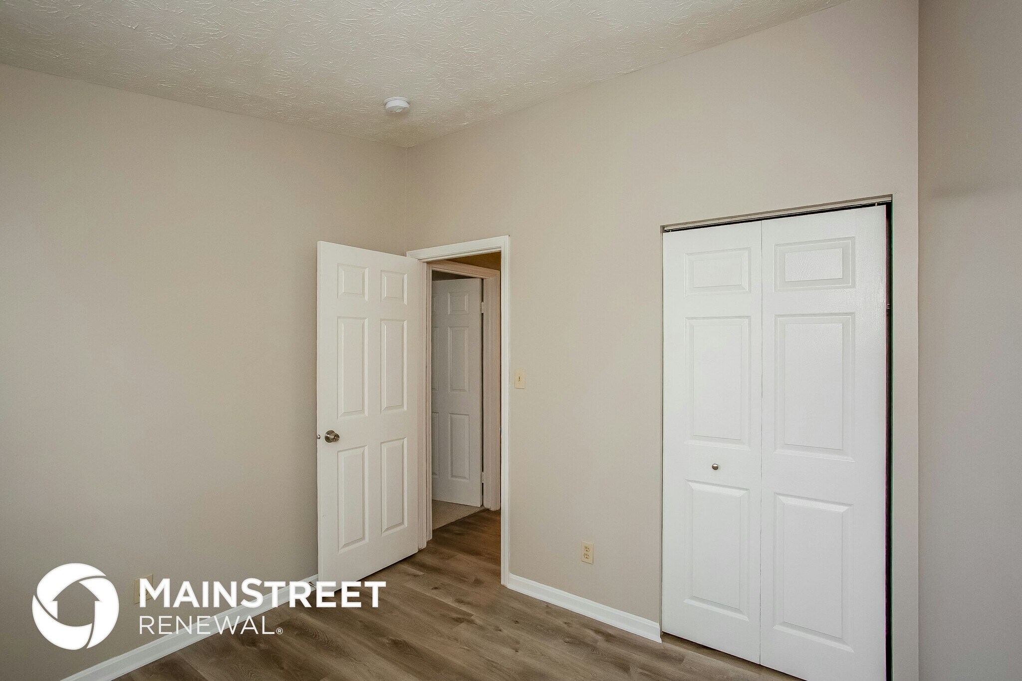 Building Photo - 4051 Luxembourg Cir W