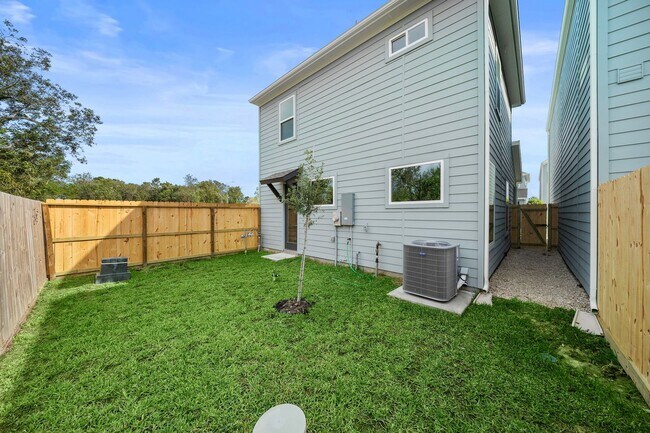 Building Photo - Brand New Home in Esther Acres!