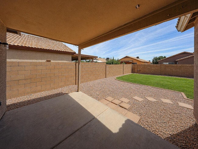 Building Photo - 3215 W Abraham Ln