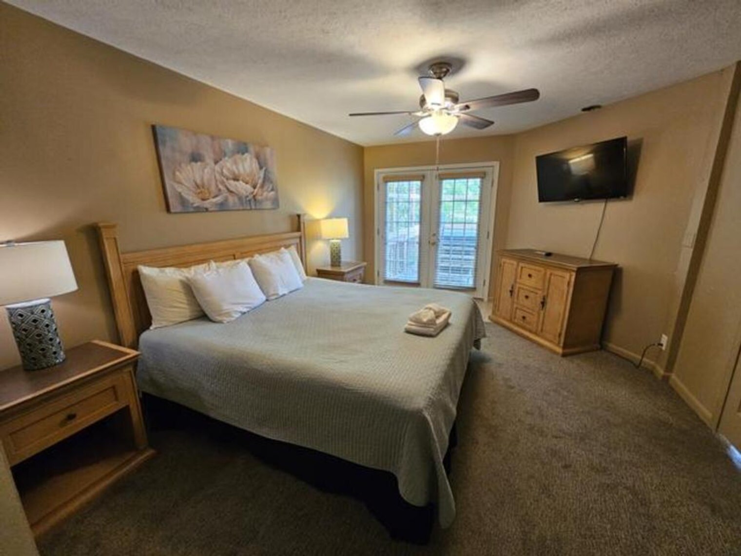 Building Photo - 1208 Edelweiss Dr