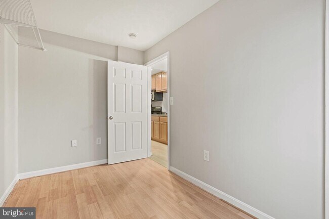 Building Photo - 100 Westwick Ct