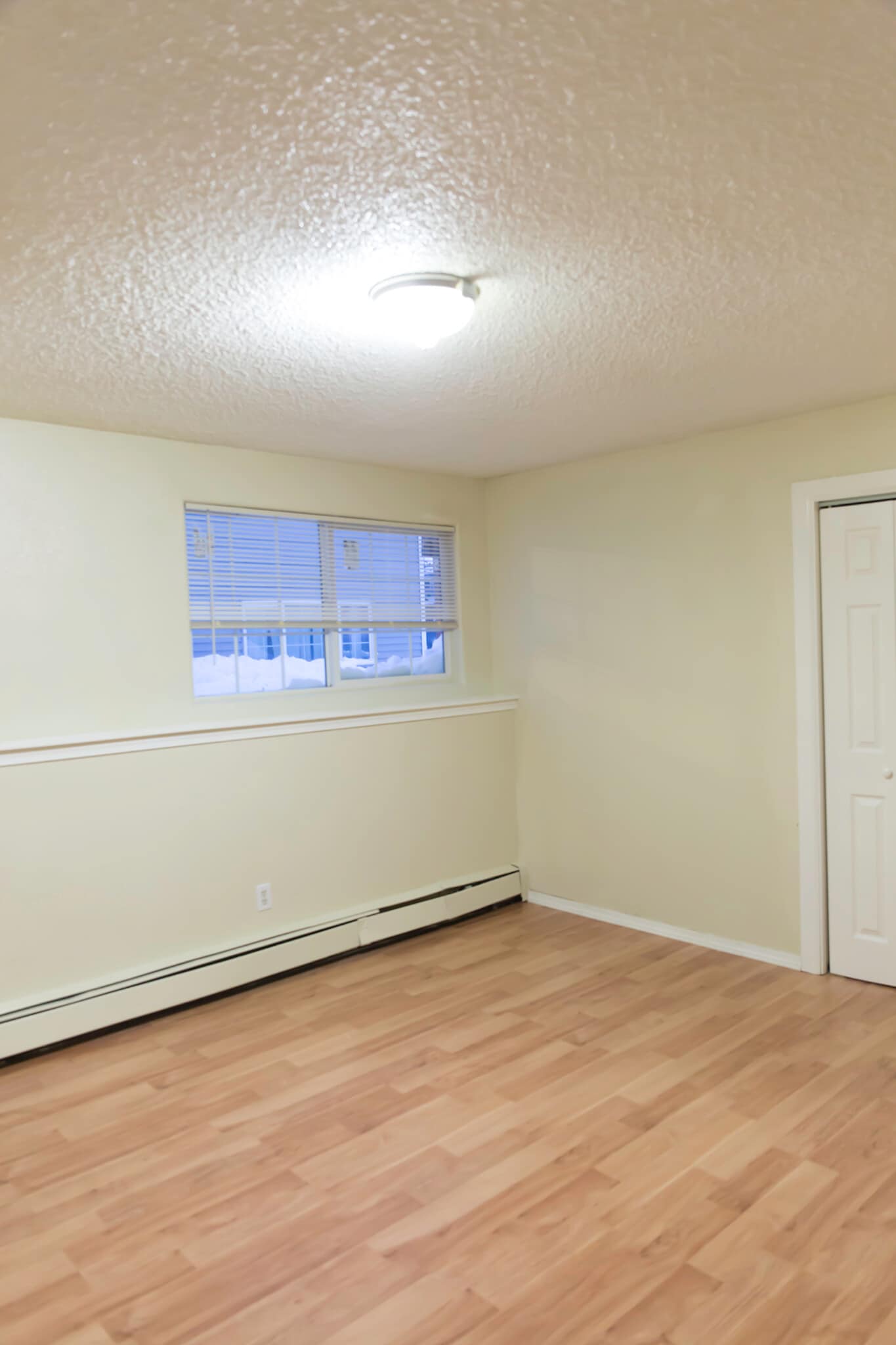 Building Photo - 1350 W 27th Ave