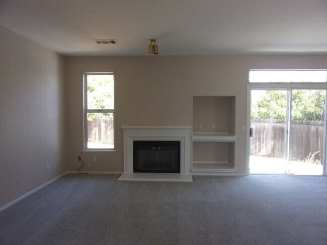 Building Photo - 1609 Paseo Flores Dr