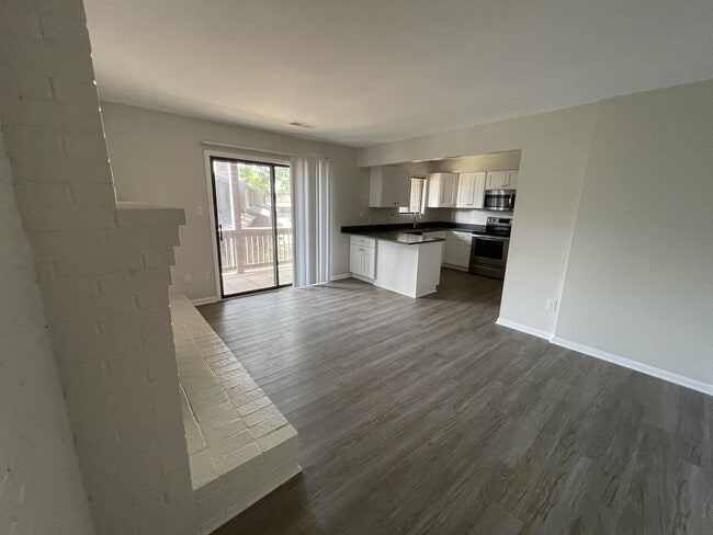 Building Photo - 147 Harvest Dr