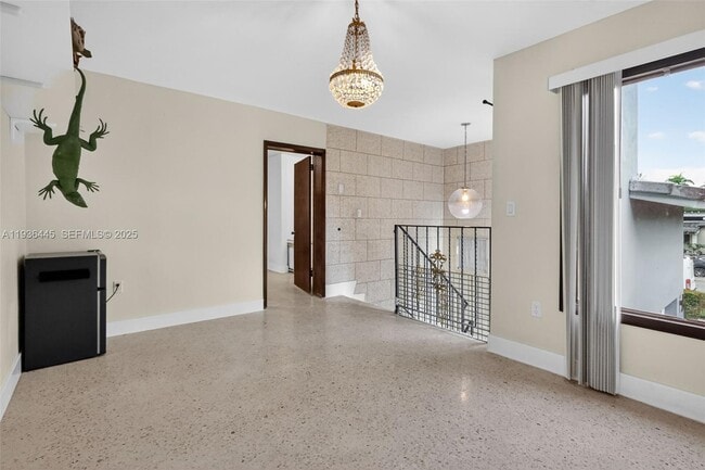 Building Photo - 135 South Dr