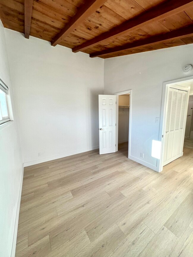 Building Photo - 106 E Avenida Ramona