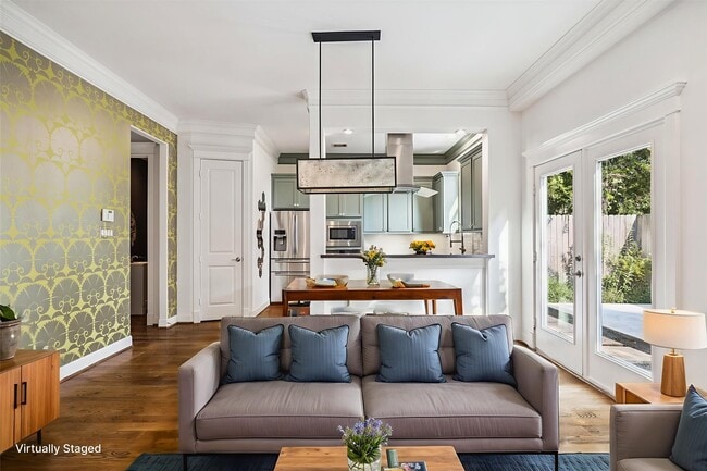 Primary Photo - 828 W 19th St