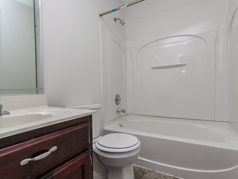 Building Photo - 8291 Cross Point Dr