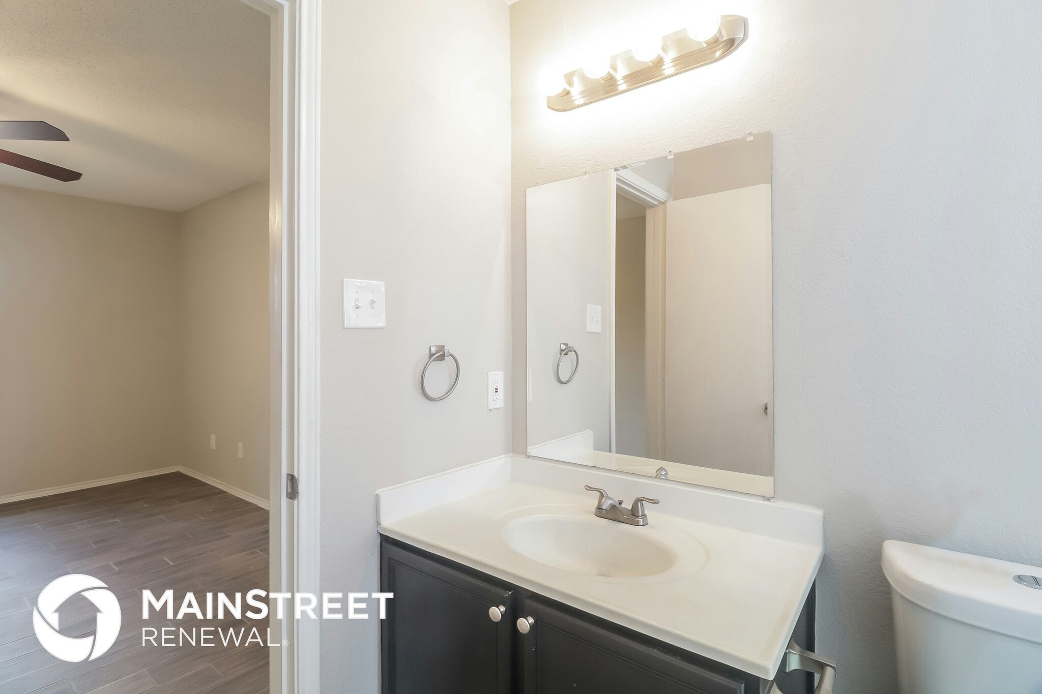 Building Photo - 735 Panola Dr