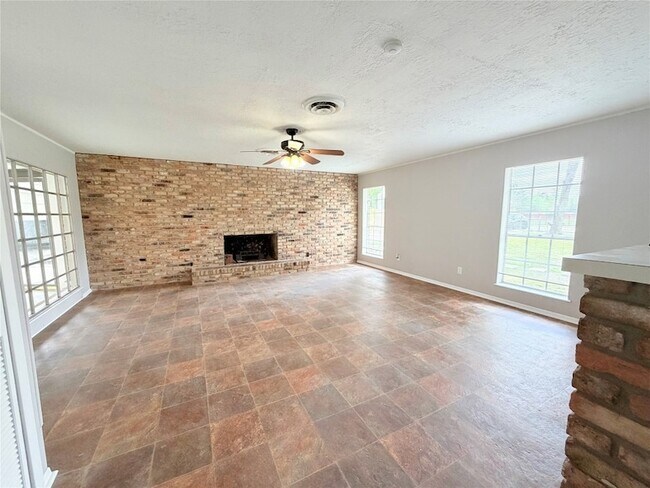 Building Photo - 20729 Canterbury Ln