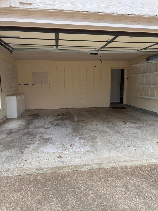 Building Photo - 8442 Farrah Ln