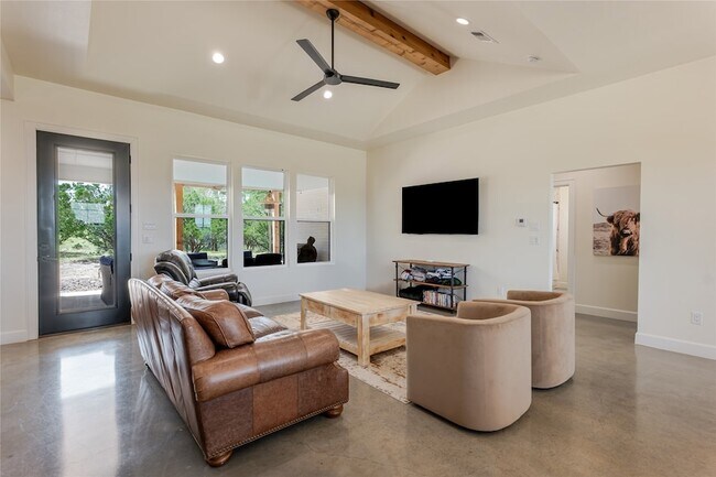 Building Photo - 405 Oak Tree Dr