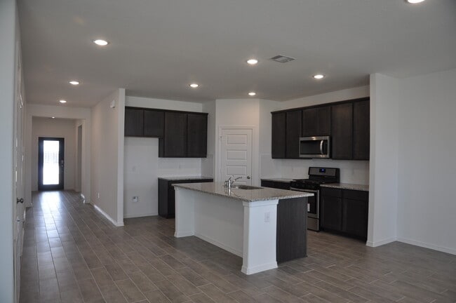 Building Photo - 5703 Aurora Grns Ln