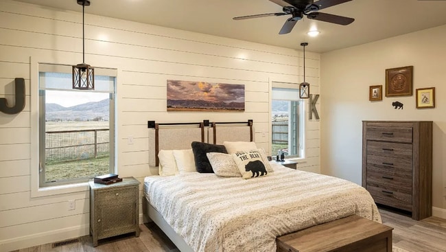 Building Photo - 3 Bedroom 2 bath house with amazing views of the Bridger Mountains