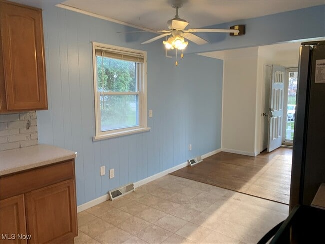Building Photo - 1861 Eaton Dr