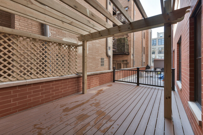 Building Photo - 1355 W Washington Blvd