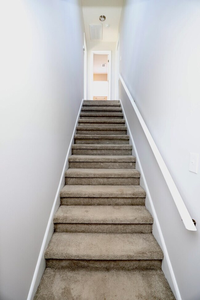 Building Photo - 1910 Lybrand St