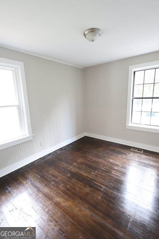 Building Photo - 829 Matheson Rd