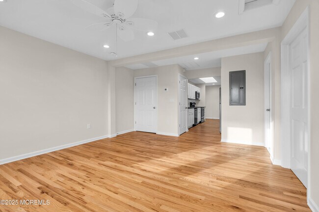 Building Photo - 525 Washington Blvd