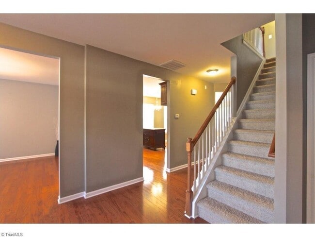 Building Photo - 4 Bedroom, 3 Bath Home for Rent in Kinderton