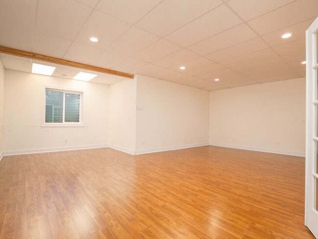 Building Photo - 1741 Golf Dr