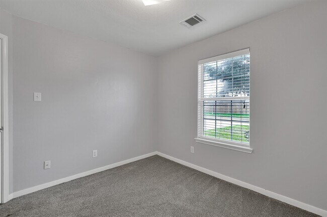Building Photo - 4322 Medina River Loop