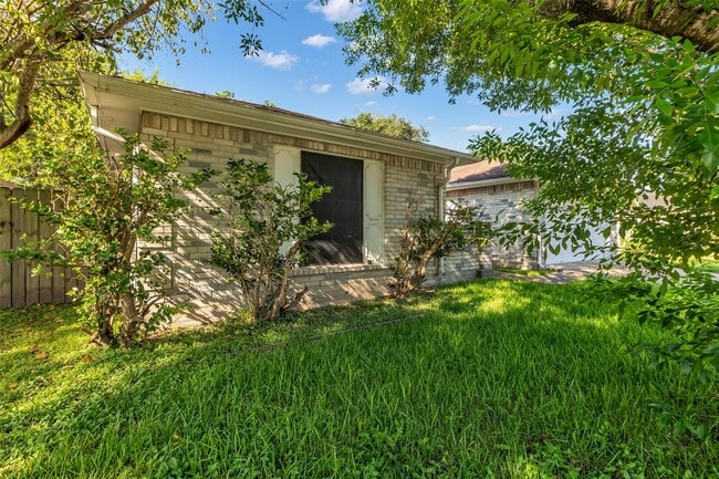 Building Photo - 3023 Becket St