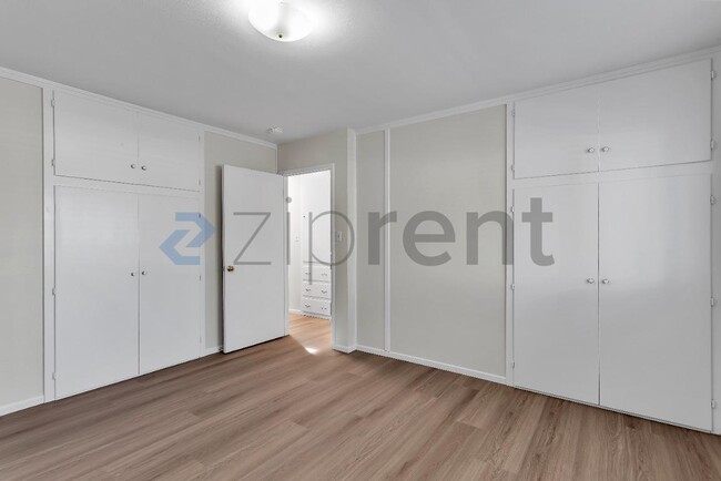 Building Photo - 500 Middlesex Rd