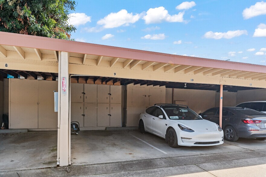 Building Photo - 1375 Phelps Ave