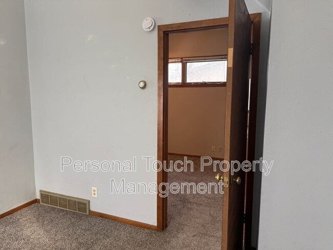 Building Photo - 57 N Terrace