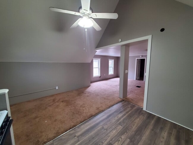 Building Photo - 8 Linwood Pl