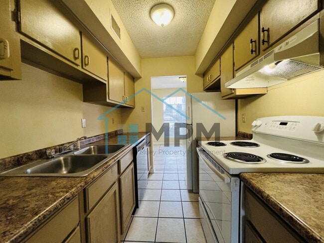 Building Photo - 117 Jennifer Ln