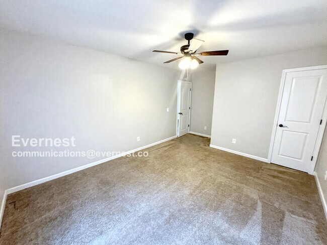 Building Photo - 364 Southgate Dr