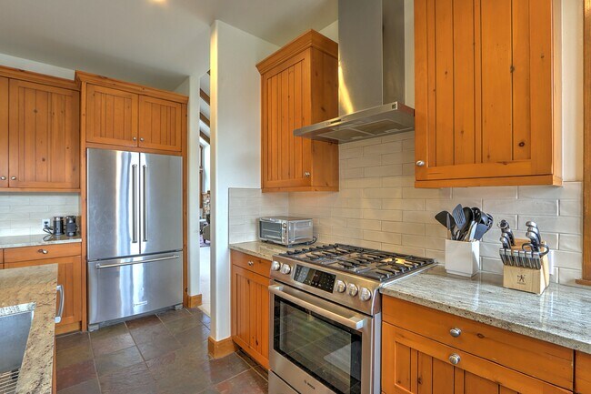 Building Photo - 408 Settlement Ln