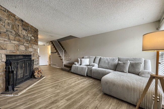 Building Photo - 14344 E Hawaii Cir
