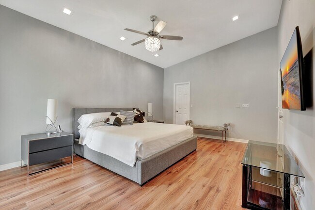 Building Photo - 23443 Mirabella Cir